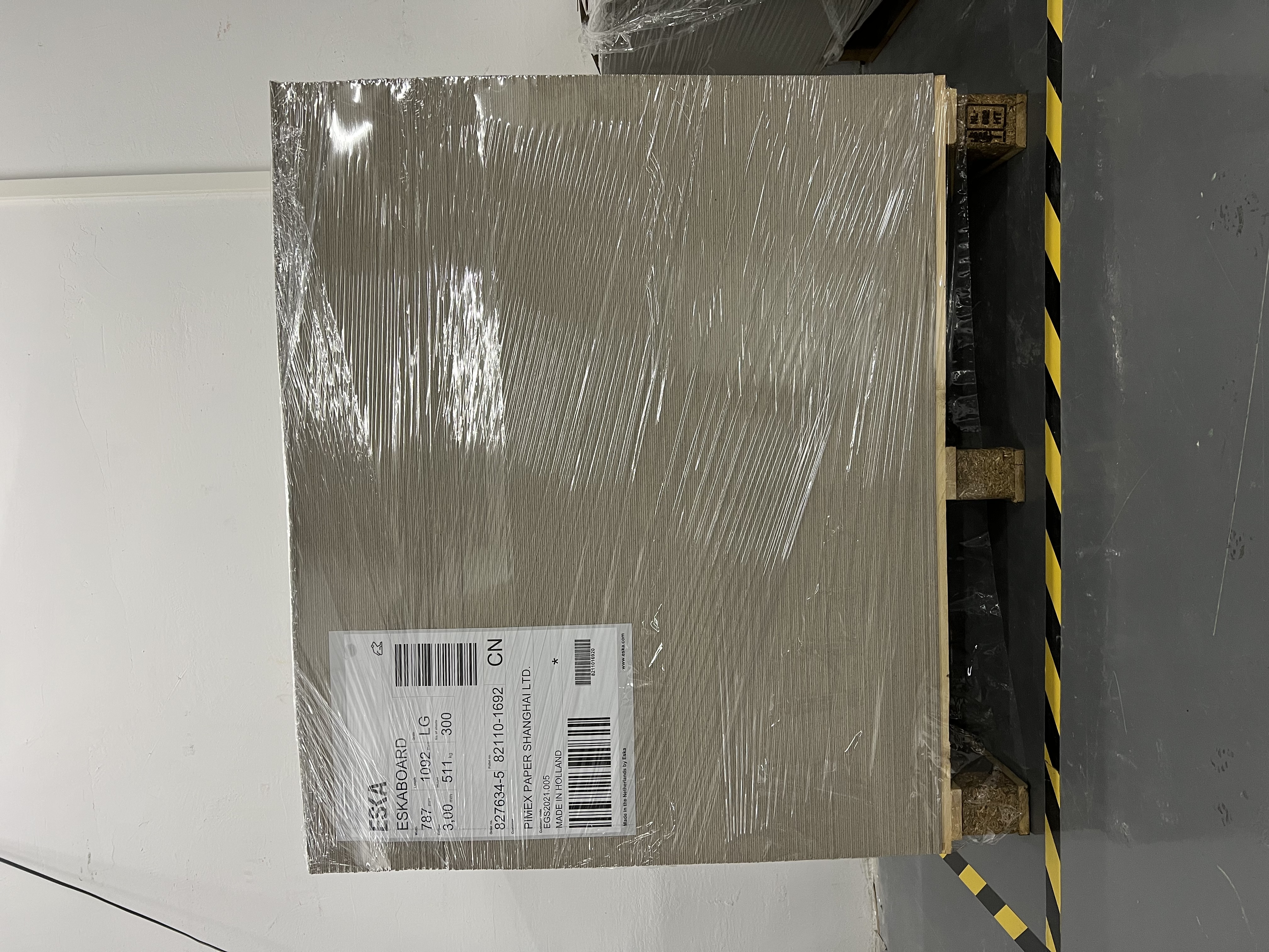 ESKA board prepared for handcrafted Rospins boxes